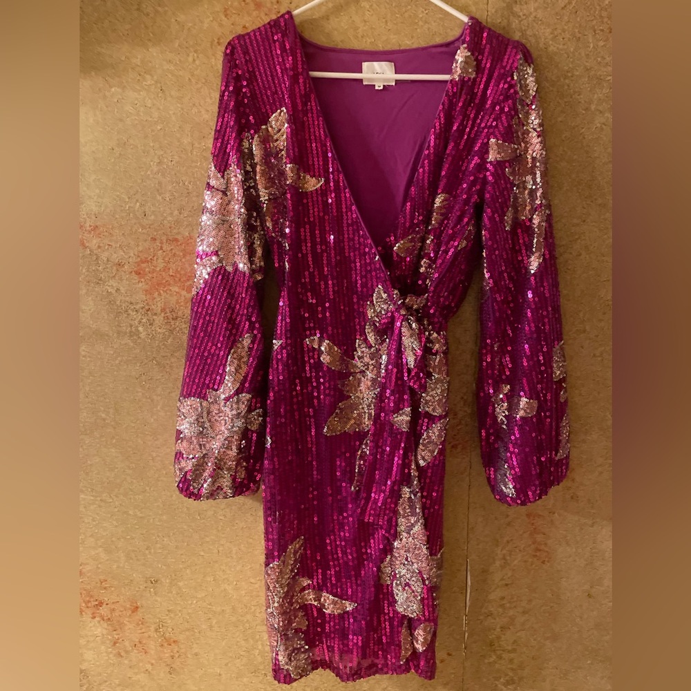 Size medium sequin wrap dress pink & silver New York & Co - Picture 4 of 7